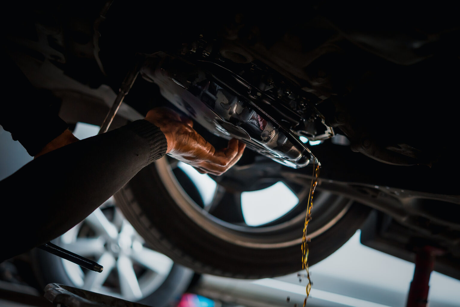 The Difference Between Transmission Fluid and Differential Fluid